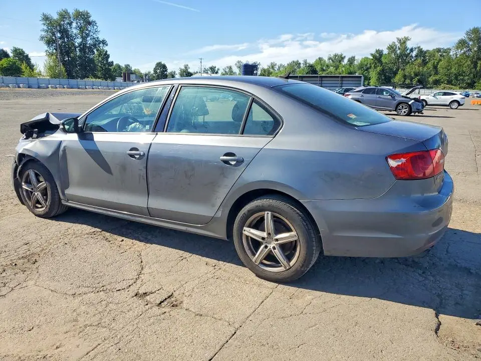2011 VOLKSWAGEN JETTA SE  