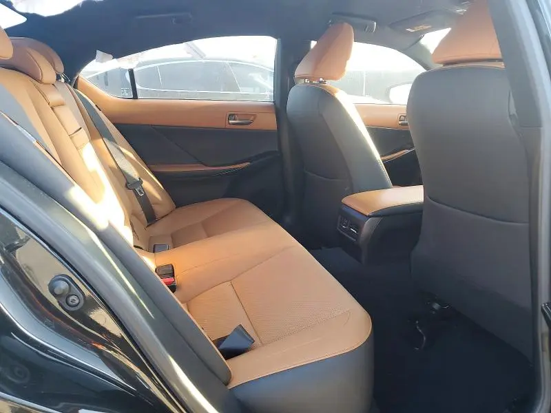 2021 LEXUS IS 300  