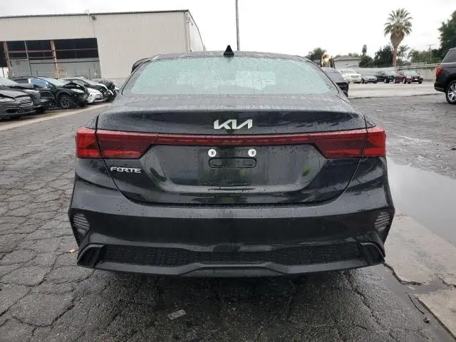 2023 KIA FORTE LX  