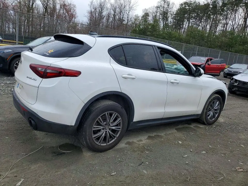 2023 ALFA ROMEO STELVIO SPRINT  