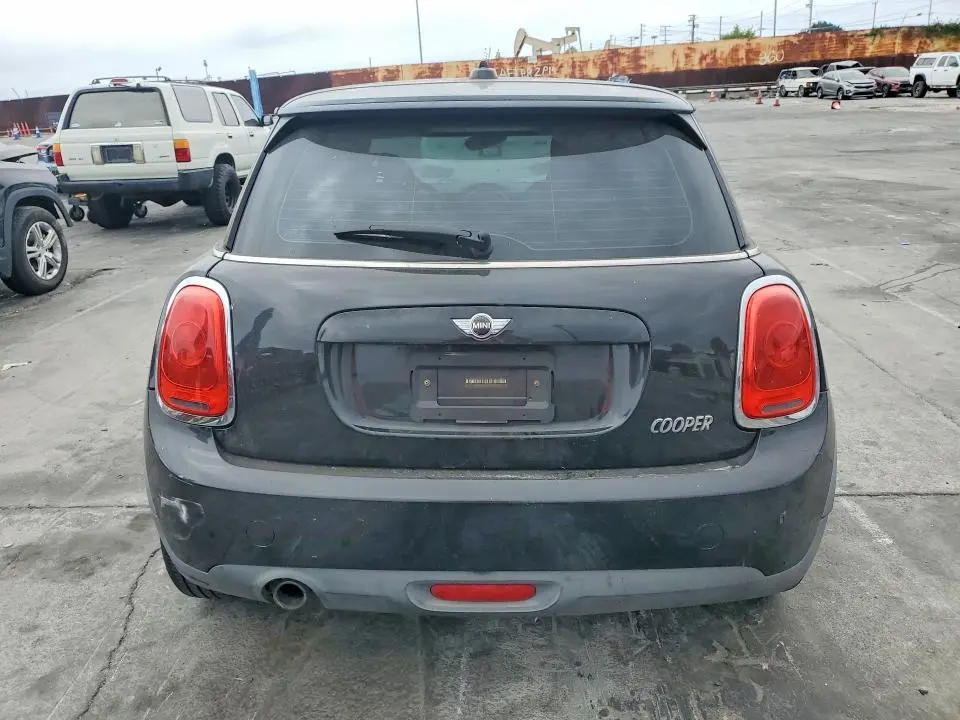 2016 MINI COOPER   