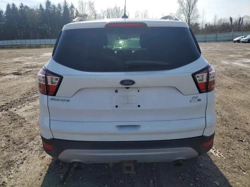 2018 FORD ESCAPE SE  