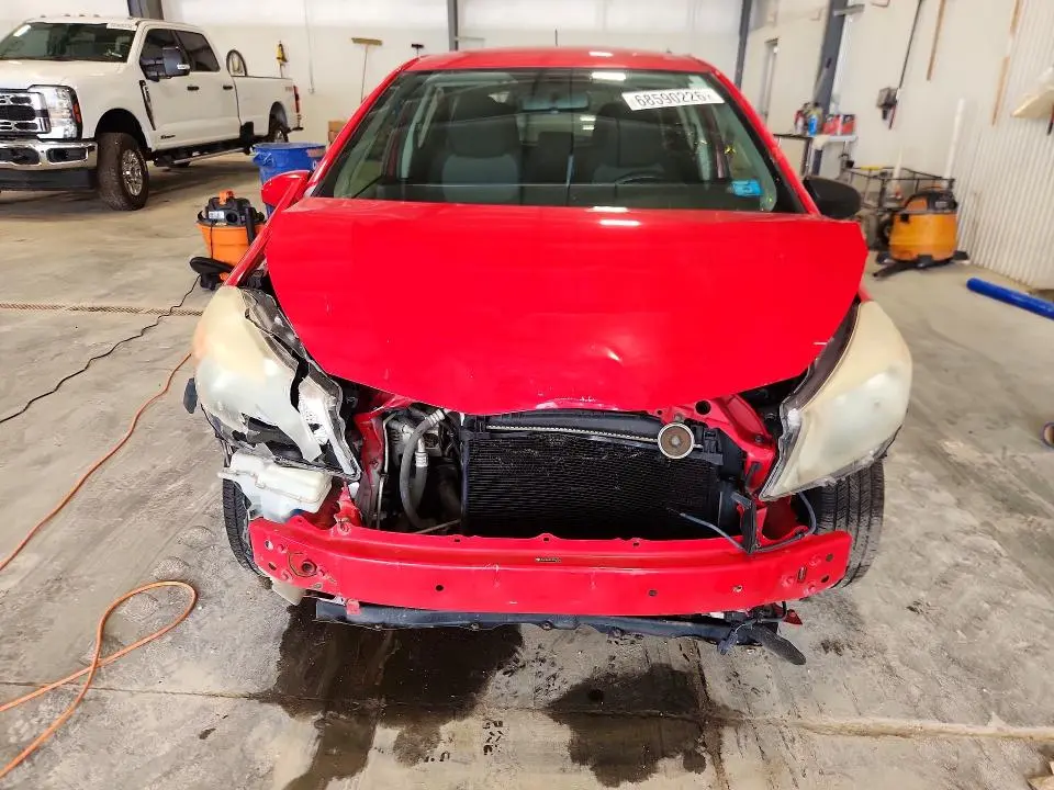 2014 TOYOTA YARIS 5-DOOR LE  