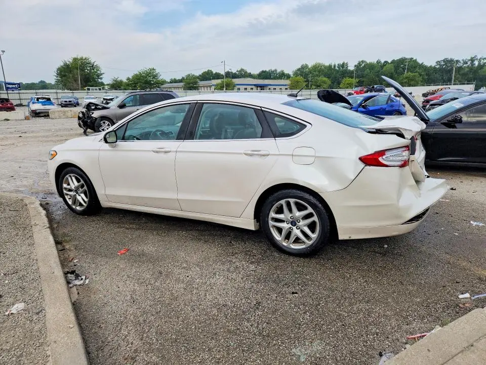 2015 FORD FUSION SE  