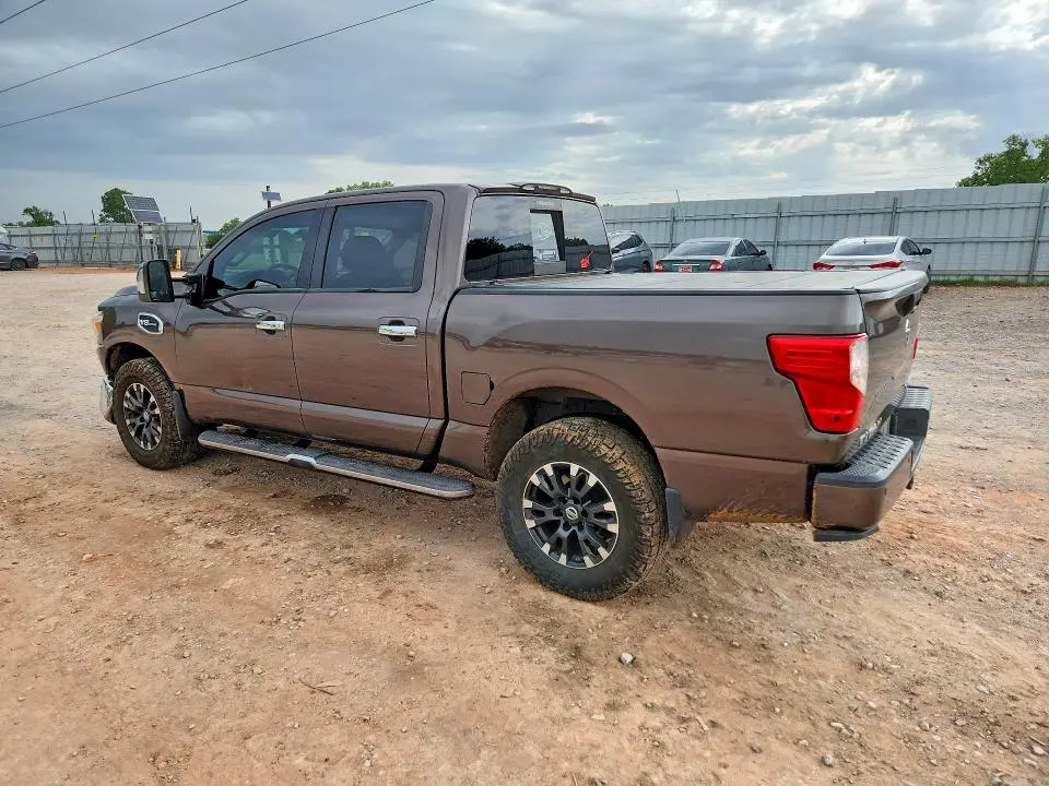2017 NISSAN TITAN SL  