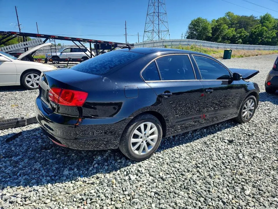 2012 VOLKSWAGEN JETTA SE  