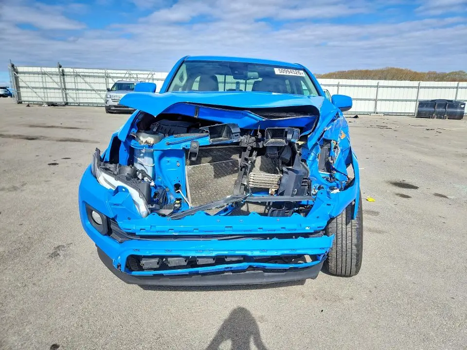 2020 TOYOTA TACOMA SR5 V6  