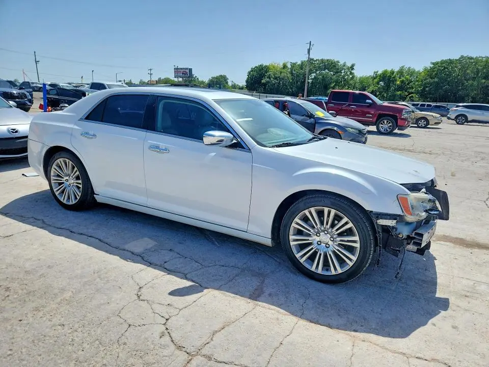 2012 CHRYSLER 300 LIMITED  