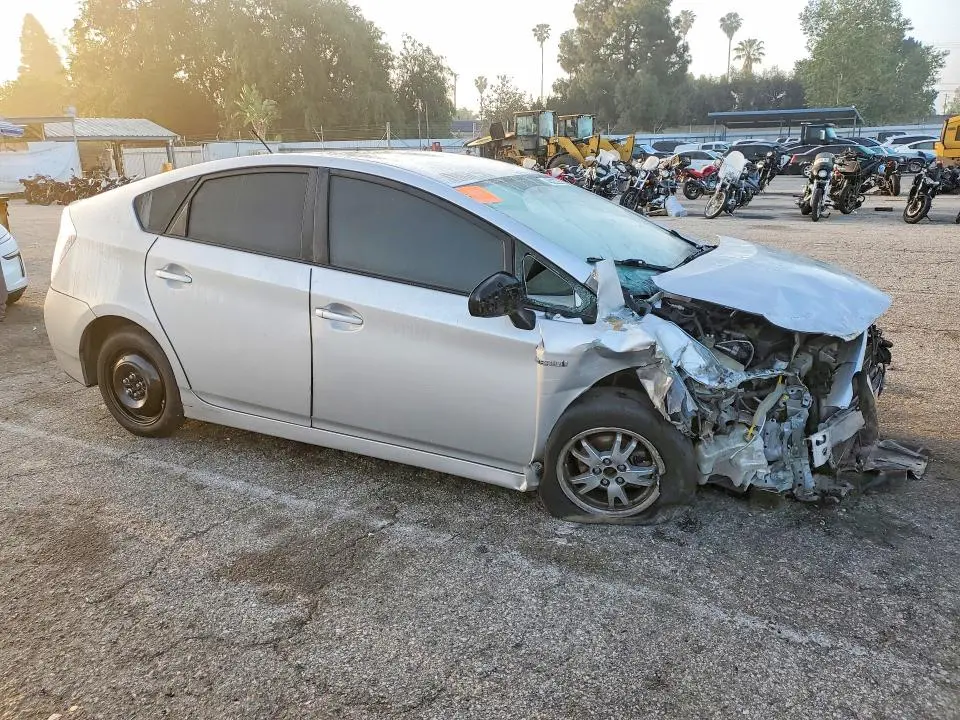 2011 TOYOTA PRIUS THREE  