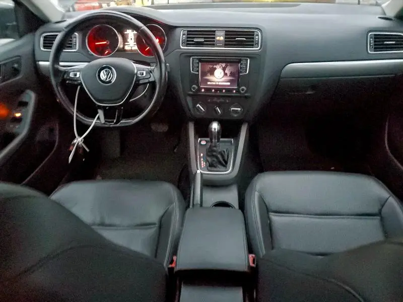 2017 VOLKSWAGEN JETTA SE  