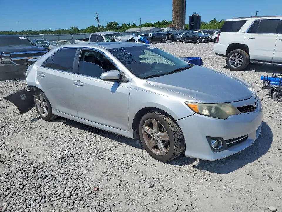 2014 TOYOTA CAMRY SE  