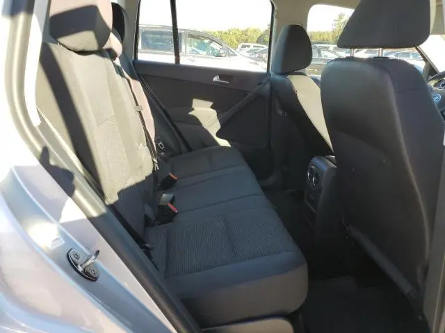 2015 VOLKSWAGEN TIGUAN S  