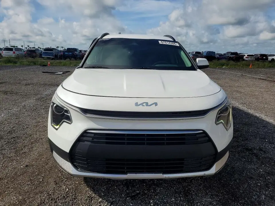 2023 KIA NIRO LX  