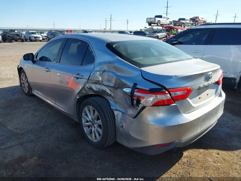 2018 TOYOTA CAMRY LE