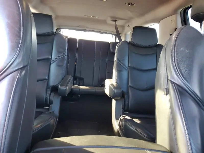 2019 CADILLAC ESCALADE ESV LUXURY  