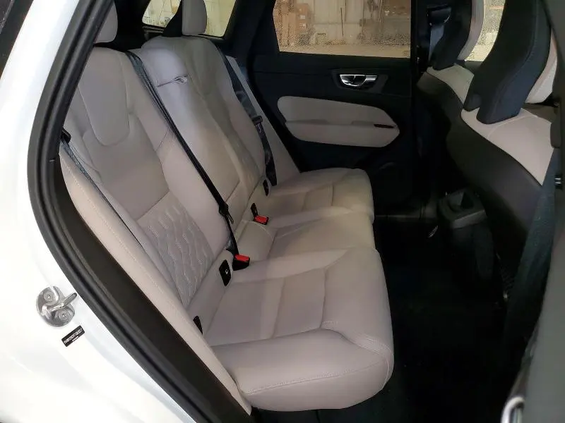 2026 VOLVO XC60 PLUS  