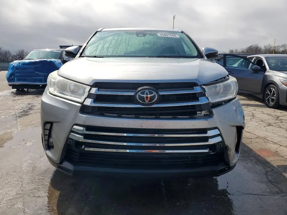 2017 TOYOTA HIGHLANDER XLE  