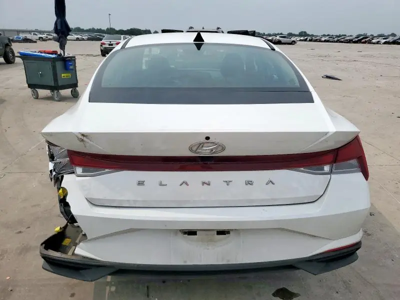 2021 HYUNDAI ELANTRA SE  