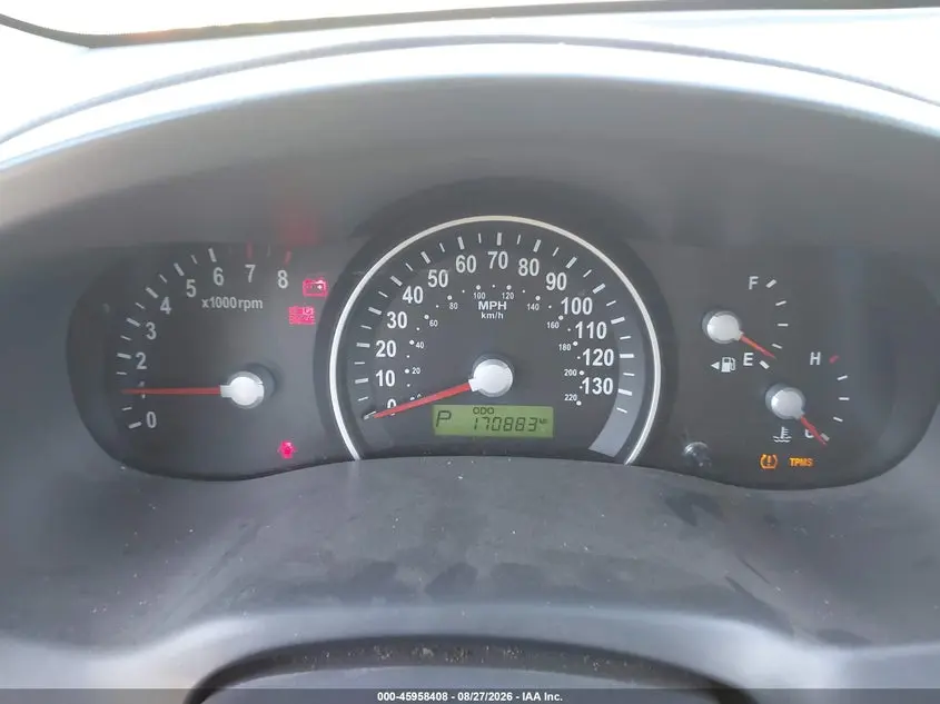 2010 KIA SEDONA LX