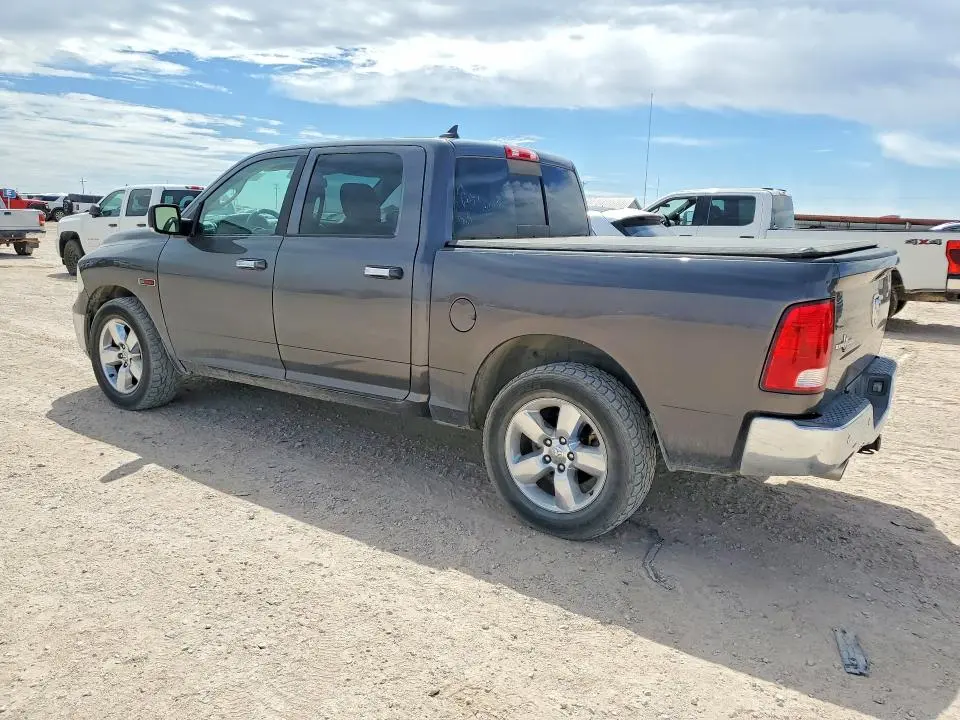 2015 RAM 1500 SLT  