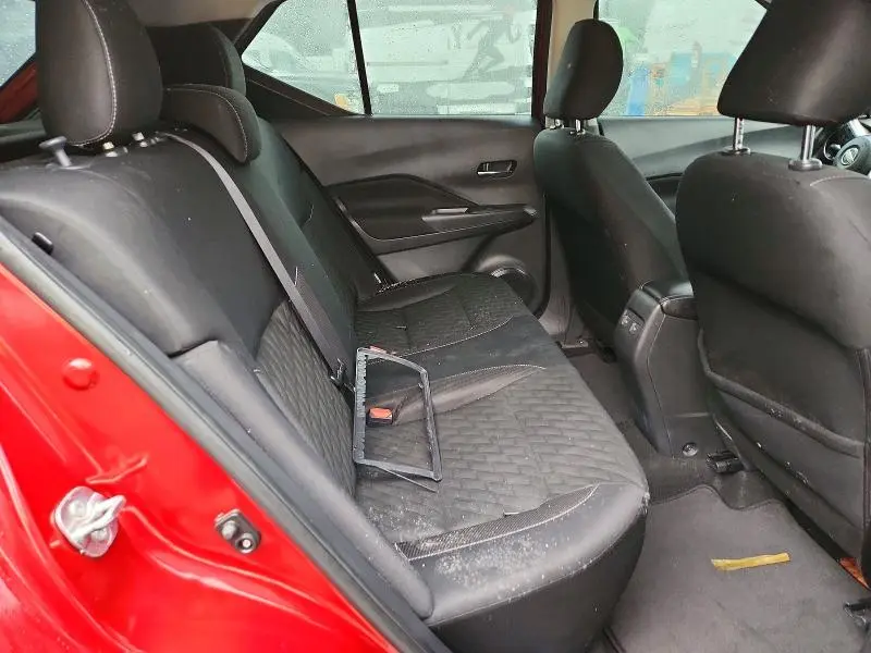 2022 NISSAN KICKS SV  