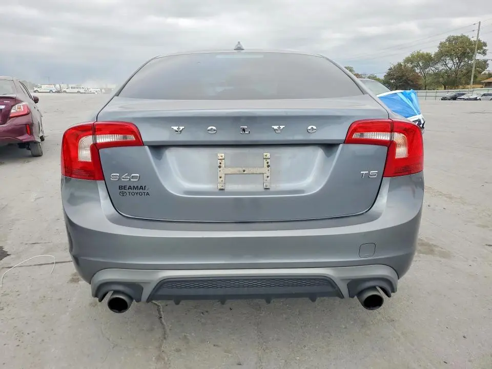 2017 VOLVO S60   
