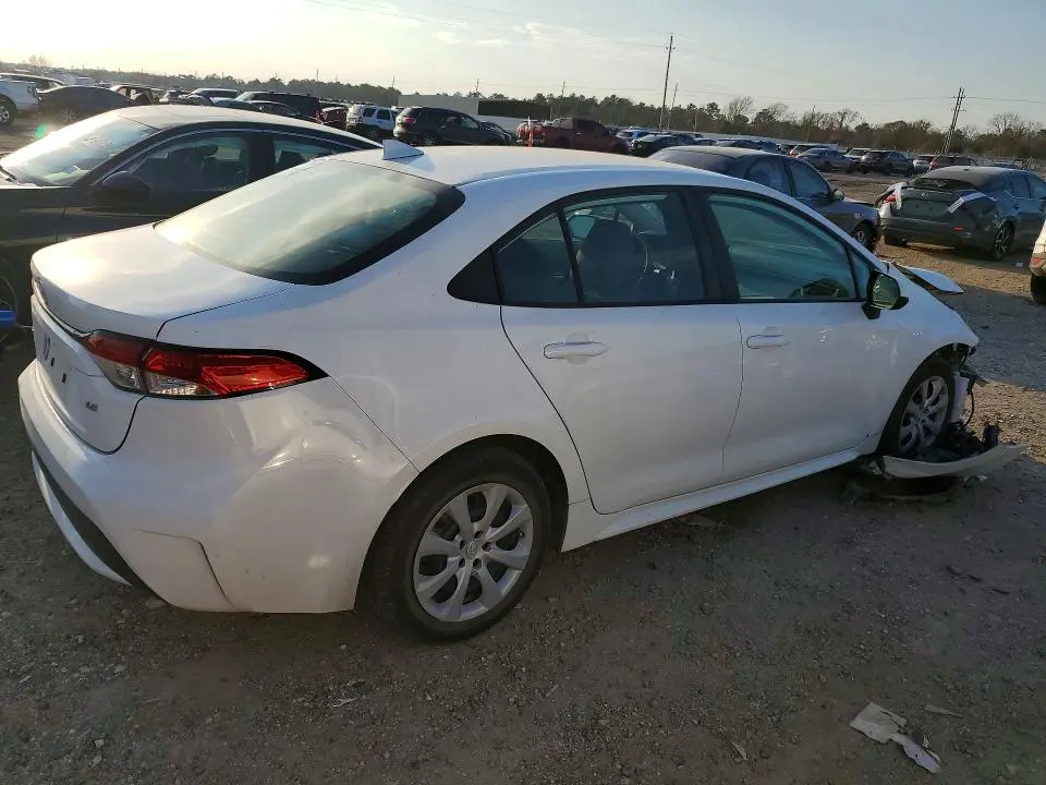 2021 TOYOTA COROLLA LE  