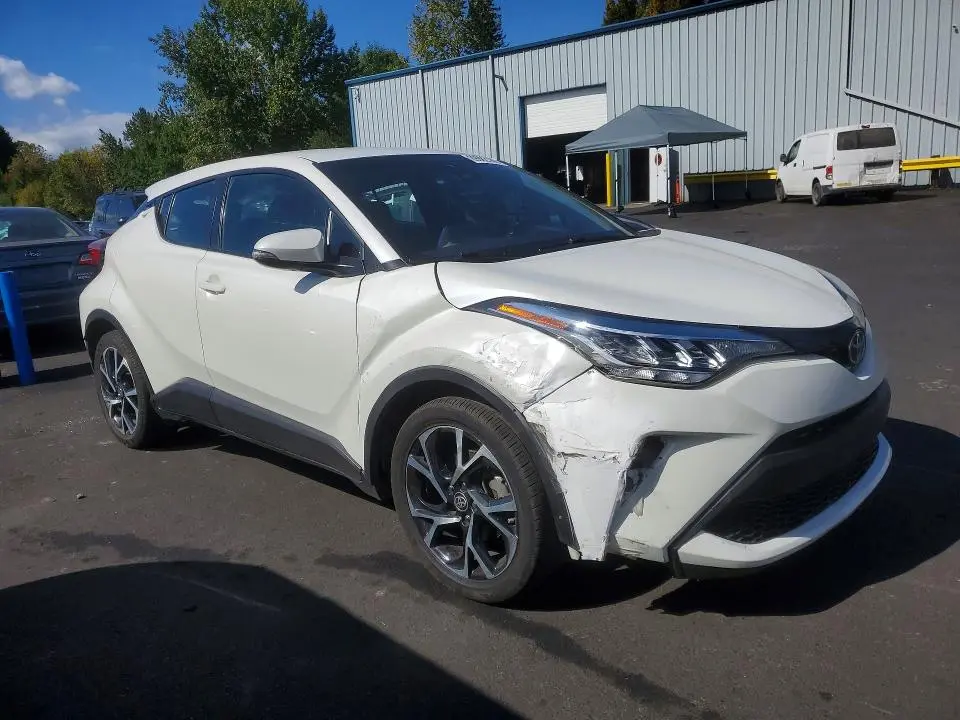 2021 TOYOTA C-HR XLE  