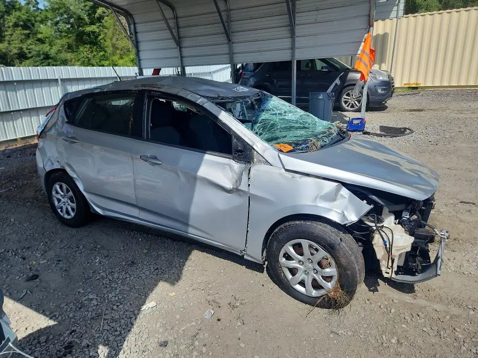 2012 HYUNDAI ACCENT GS  