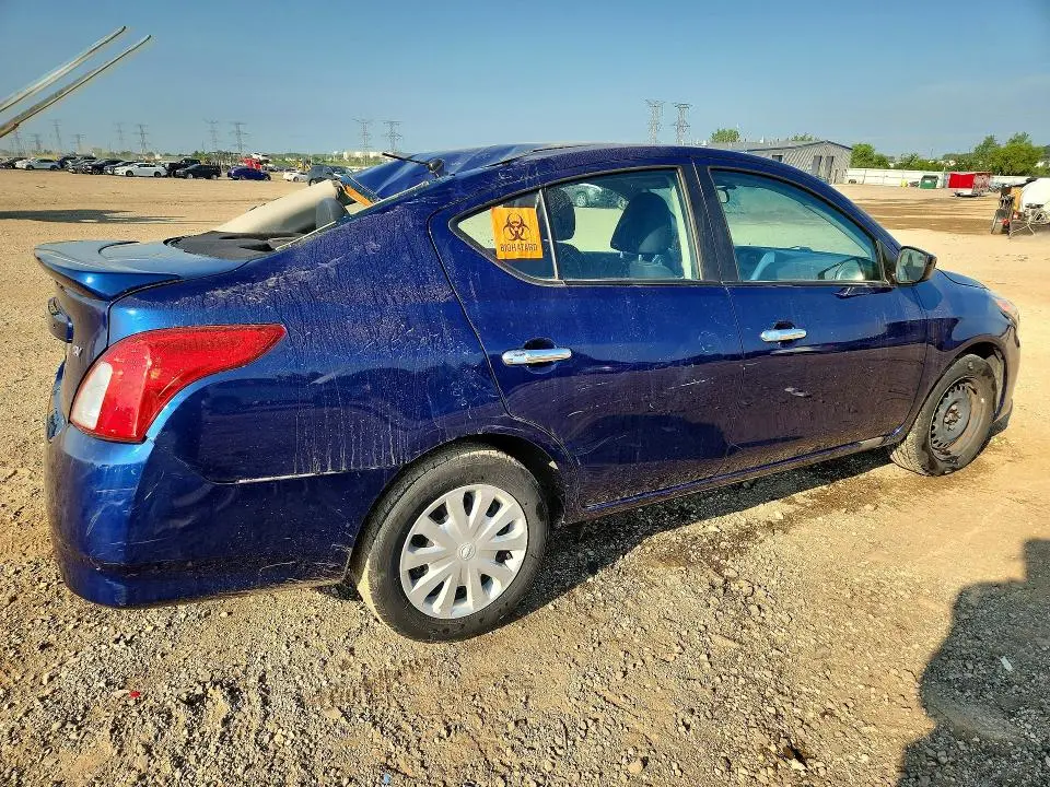 2019 NISSAN VERSA SV  