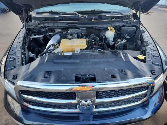 2016 RAM 1500 SLT  