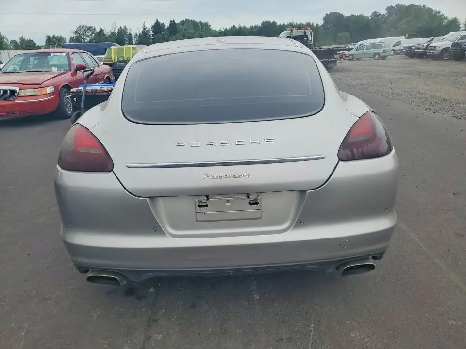 2011 PORSCHE PANAMERA 2  