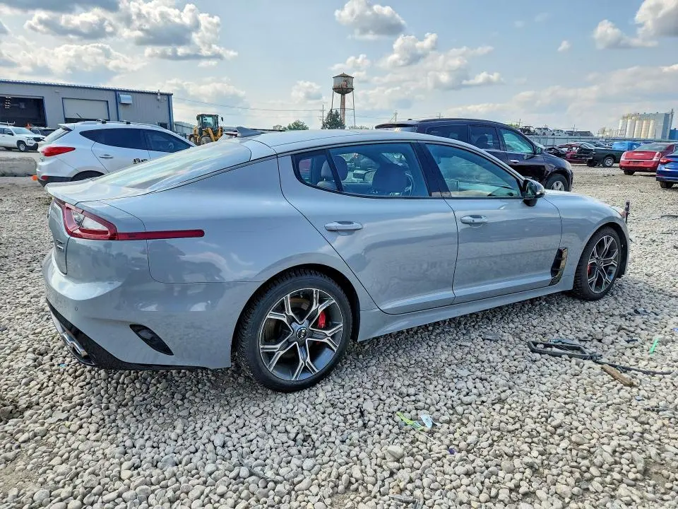 2018 KIA STINGER GT2  
