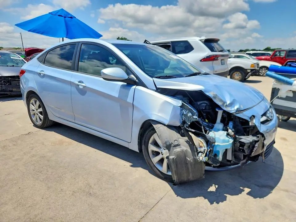 2012 HYUNDAI ACCENT GLS  