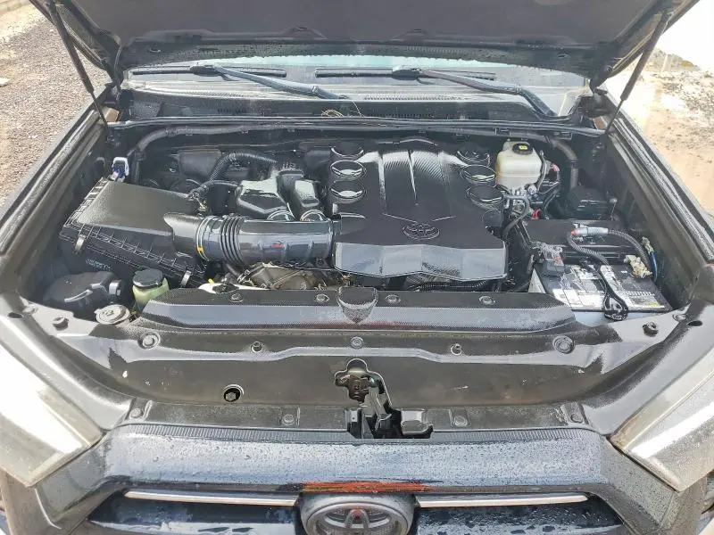 2021 TOYOTA 4RUNNER SR5  