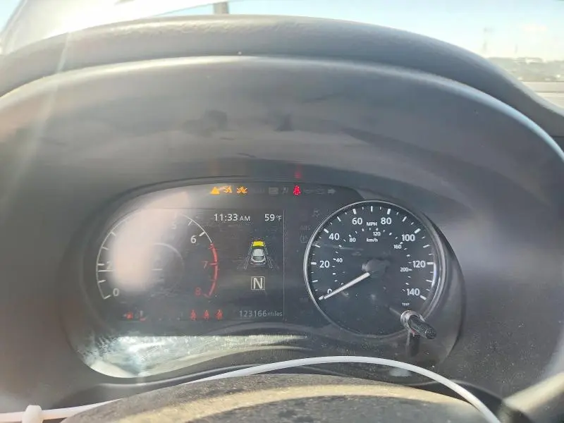 2023 NISSAN KICKS SV  