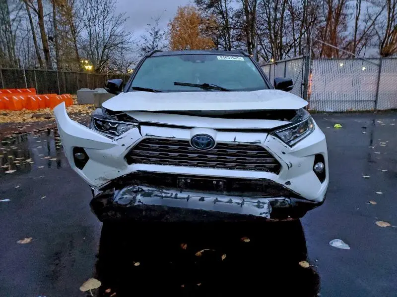 2021 TOYOTA RAV4 XSE  