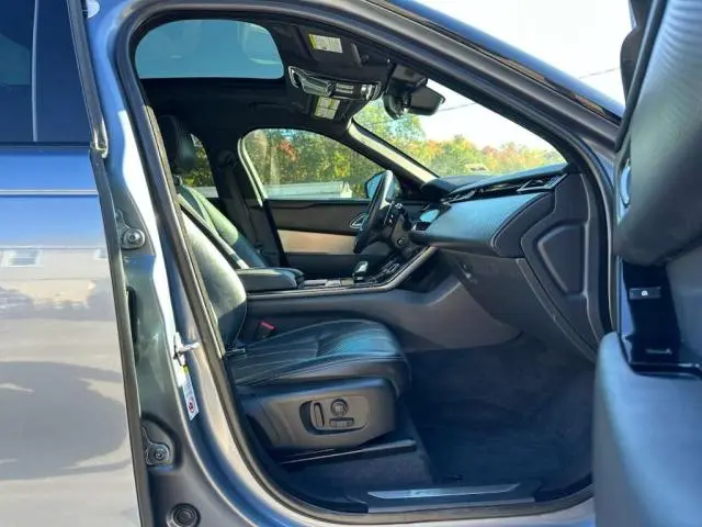 2023 LAND ROVER RANGE ROVER VELAR R-DYNAMIC S  