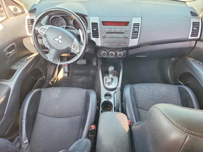 2013 MITSUBISHI OUTLANDER SE  