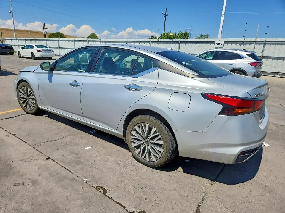 2024 NISSAN ALTIMA SV  