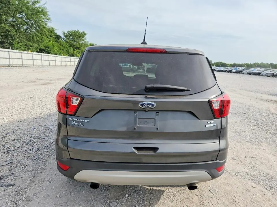 2019 FORD ESCAPE SE  