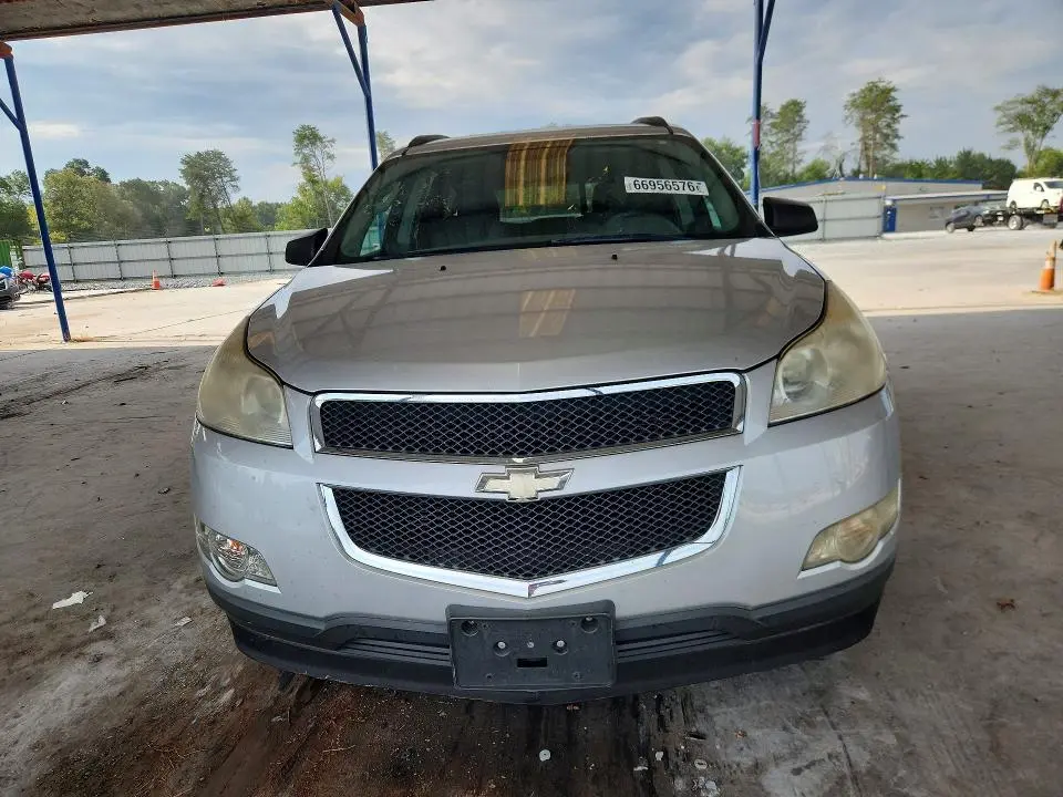 2011 CHEVROLET TRAVERSE LS  