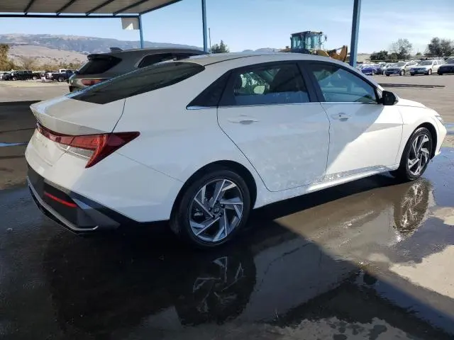 2025 HYUNDAI ELANTRA SEL  