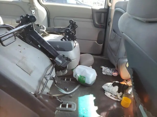 2012 KIA SEDONA LX  