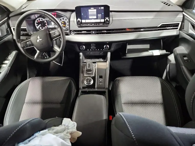 2024 MITSUBISHI OUTLANDER ES  