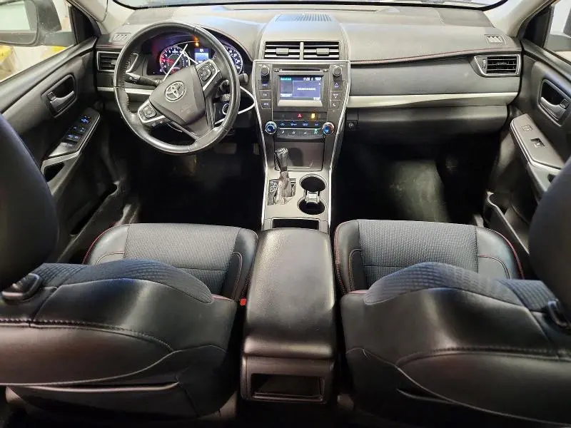2017 TOYOTA CAMRY SE  