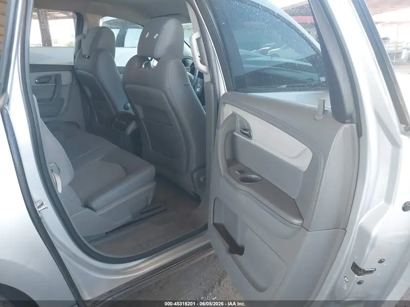 2015 CHEVROLET TRAVERSE LS