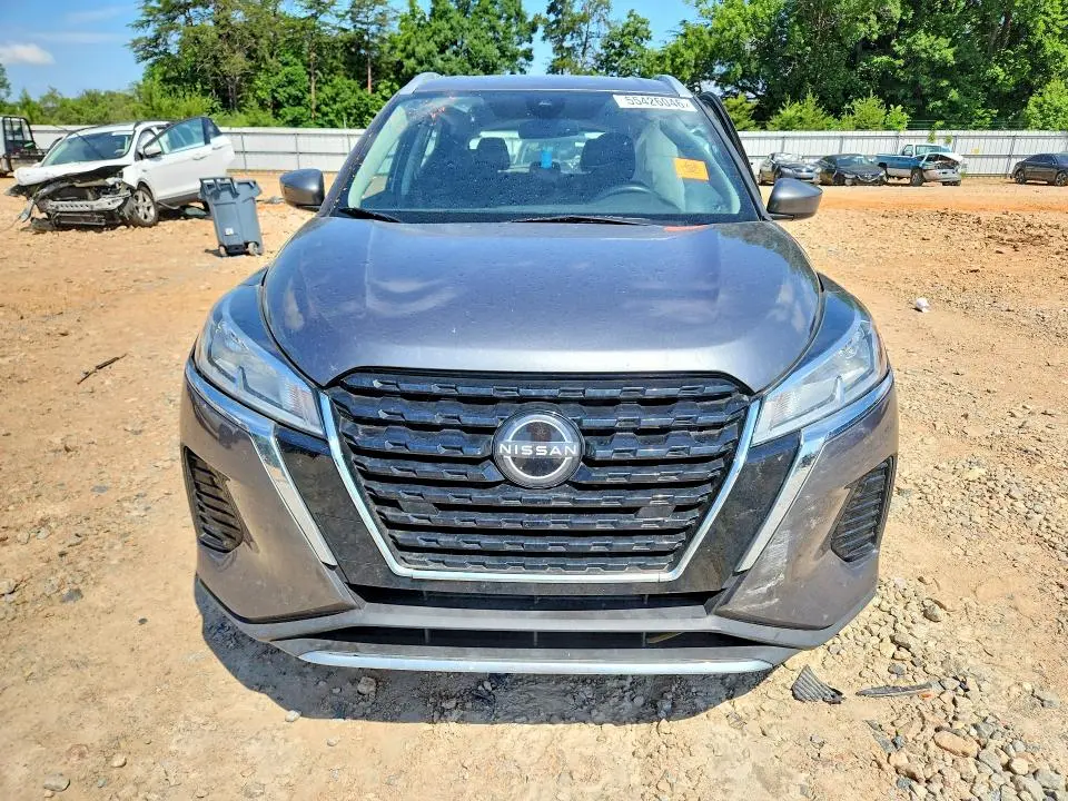 2022 NISSAN KICKS SV  