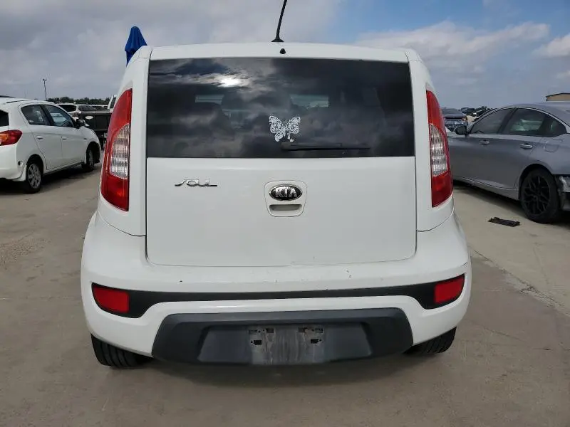 2013 KIA SOUL +  