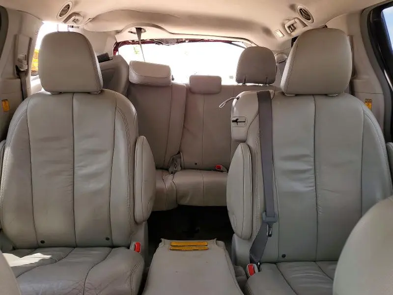 2011 TOYOTA SIENNA XLE 8-PASSENGER  